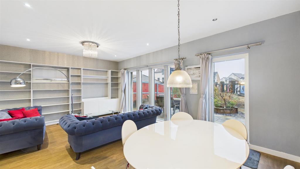 Open Plan Kitchen & Living Area