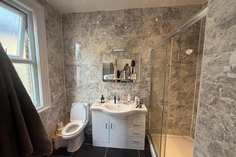 1 bedroom semi-detached house to rent, Flat 5  30 Alexandra Road Haringey London
