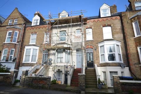 West Cliff Road, Ramsgate, CT11 9NS