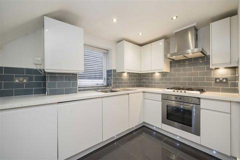 2 bedroom flat for sale, Devonport Road, London W12