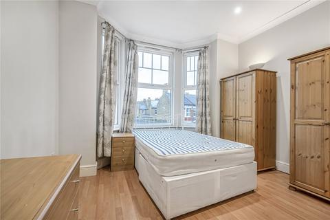 3 bedroom flat to rent, Tooting Bec Road, London, SW17