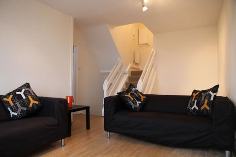 2 bedroom apartment to rent, Oxestalls Road, Deptford SE8