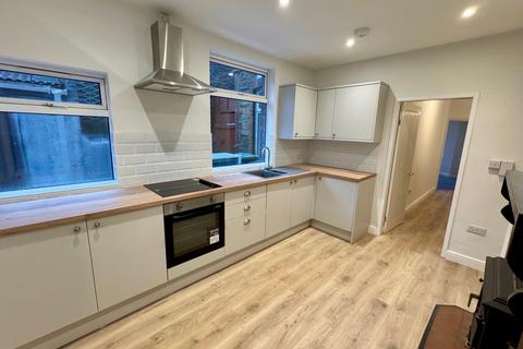 3 bedroom semi-detached house to rent, Pantyresk Road, Abercarn, NP11