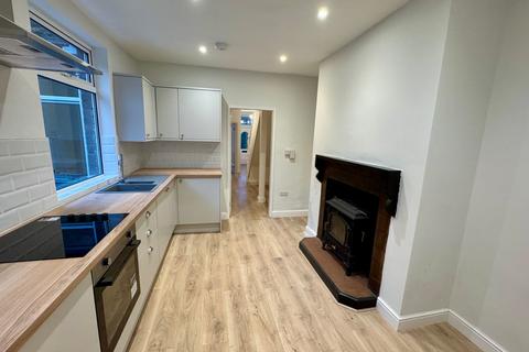 3 bedroom semi-detached house to rent, Pantyresk Road, Abercarn, NP11