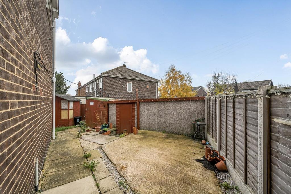 Rear garden 2.jpg