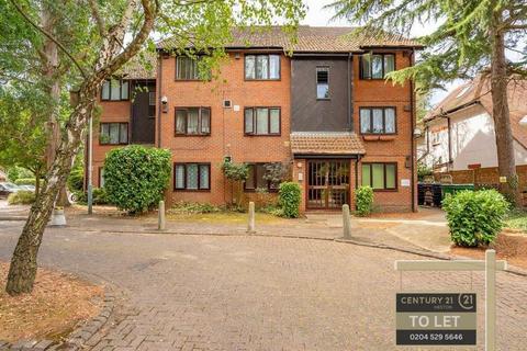 Studio to rent, Acorn Grove, HAYES UB3
