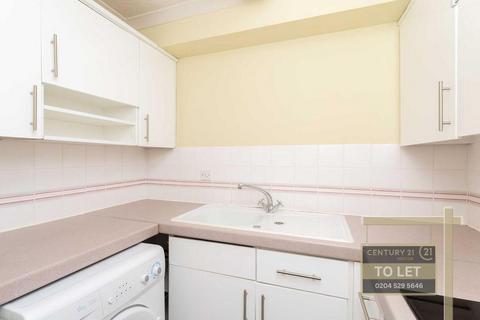 Studio to rent, Acorn Grove, HAYES UB3