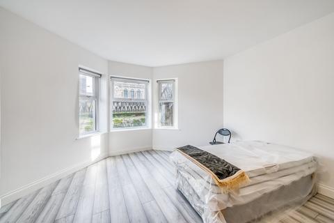 3 bedroom flat for sale, 540 Victoria Road, Flat B/1, Queens Park, Glasgow, G42 8BG