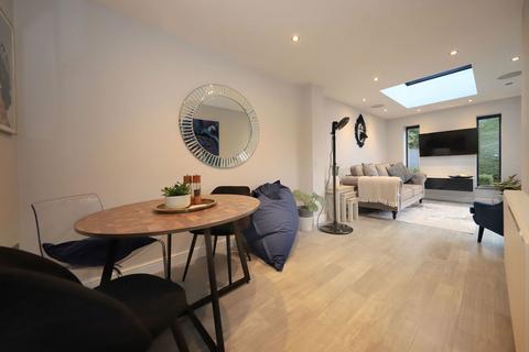 3 bedroom semi-detached house for sale, Sandalwood Close, Willenhall WV12