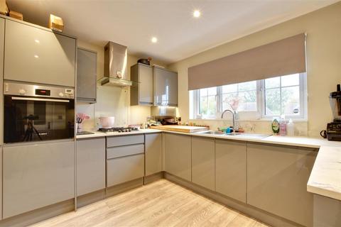 3 bedroom detached house for sale, Lea Close, Brede