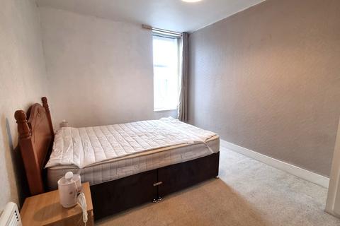 2 bedroom flat to rent, Rosemount Place, Rosemount, Aberdeen, AB25