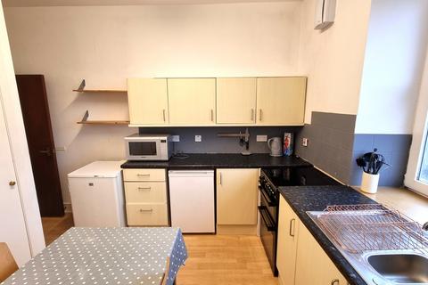 2 bedroom flat to rent, Rosemount Place, Rosemount, Aberdeen, AB25