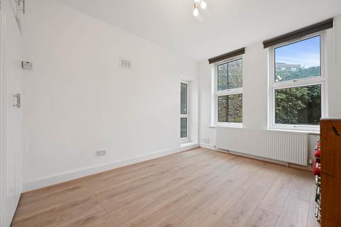 2 bedroom flat to rent, Uxbridge Road, Shepherds Bush, W12 9DL
