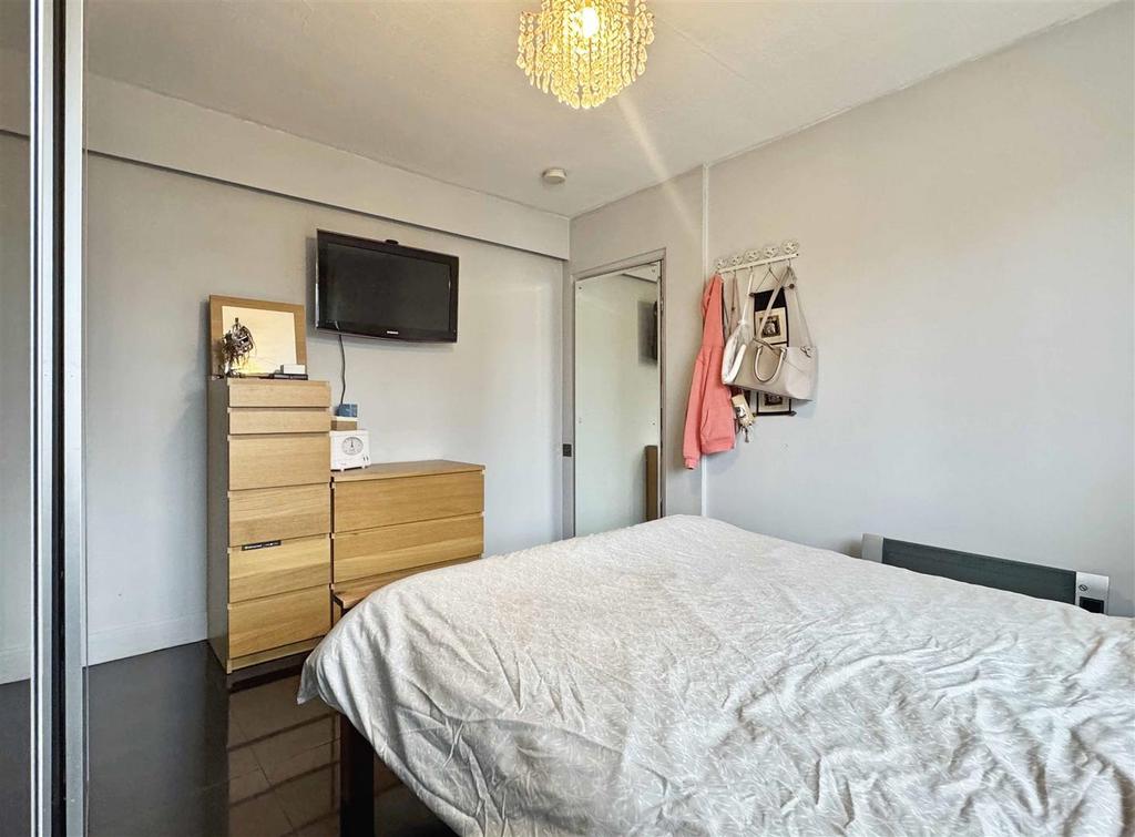 Bedroom 3b.jpg