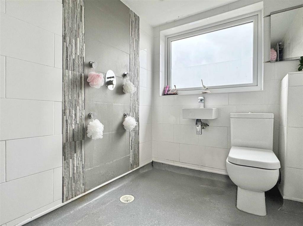 Wet Room.jpg