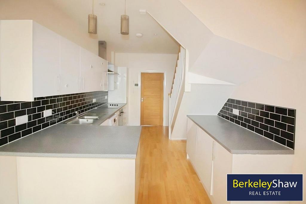 Lounge Open/Fitted Kitchen