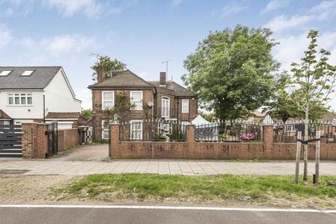 undefined, Great West Road, Hounslow, Greater London, TW5