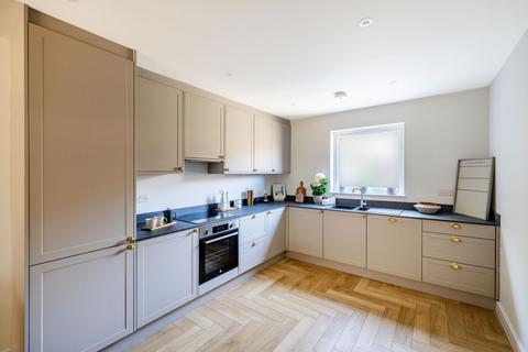 46 Quail Gardens, South Croydon, CR2 8TF