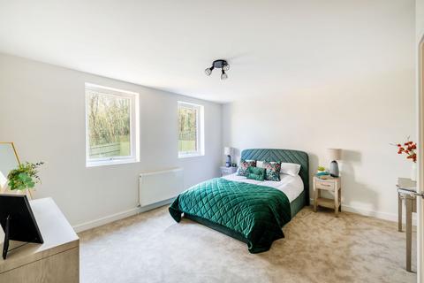 46 Quail Gardens, South Croydon, CR2 8TF