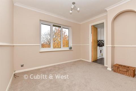 24 Hardcastle Close, Croydon, CR0 6XQ