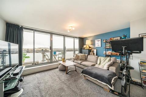 undefined, Balham Hill, London SW12