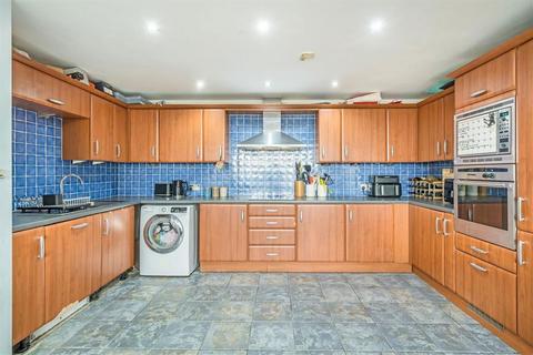 undefined, Balham Hill, London SW12