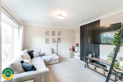 3 bedroom semi-detached house for sale, Everingham Road, Doncaster