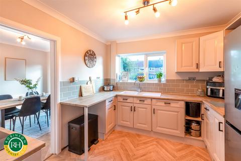 3 bedroom semi-detached house for sale, Everingham Road, Doncaster