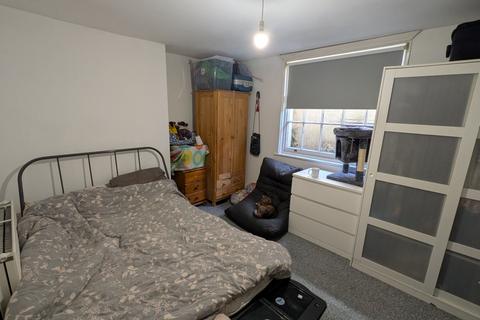 3 bedroom apartment to rent, Montpelier Place, Brighton BN1