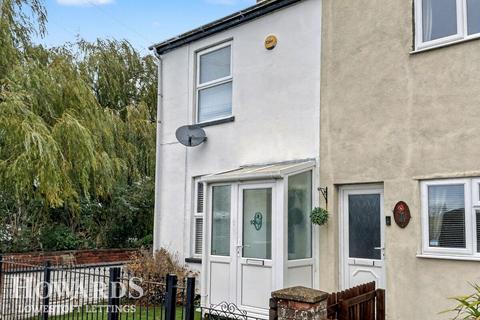 2 bedroom end of terrace house to rent, Victoria Road, LOWESTOFT