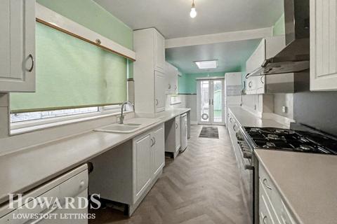 2 bedroom end of terrace house to rent, Victoria Road, LOWESTOFT