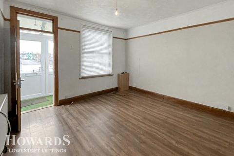 2 bedroom end of terrace house to rent, Victoria Road, LOWESTOFT
