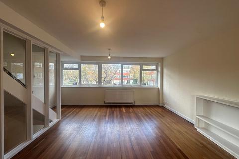 undefined, Lakeside, Edgehill Road, London