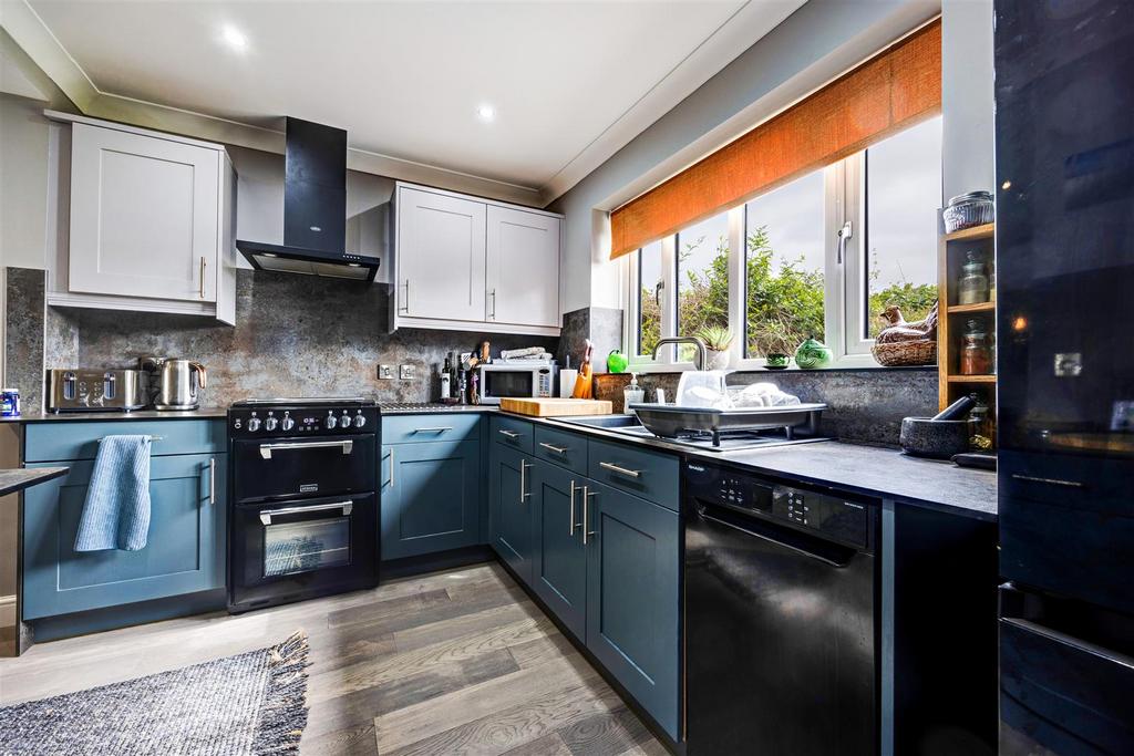 Kitchen 03.jpg