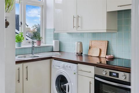 1 bedroom flat for sale, Woodcote Road, Epsom