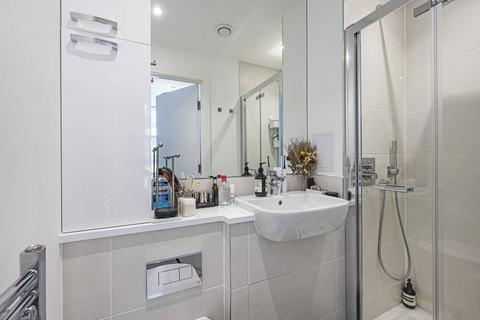 2 bedroom flat to rent, 6 Corsican Square, London E3