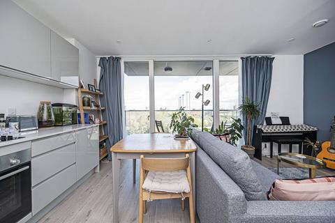 2 bedroom flat to rent, 6 Corsican Square, London E3