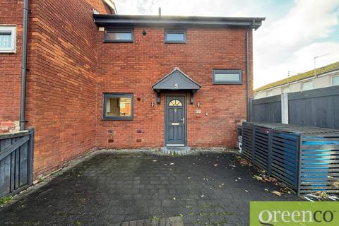 2 bedroom semi-detached house to rent, Capella Walk, Salford M7