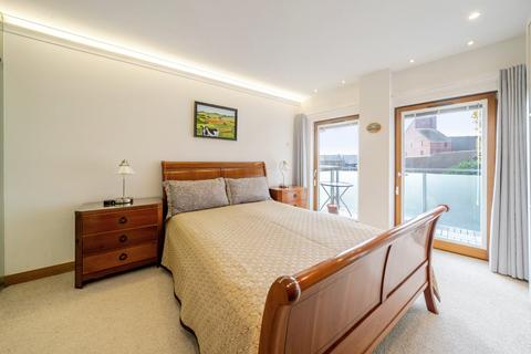 3 bedroom flat for sale, Putney High Street, Putney, London, SW15