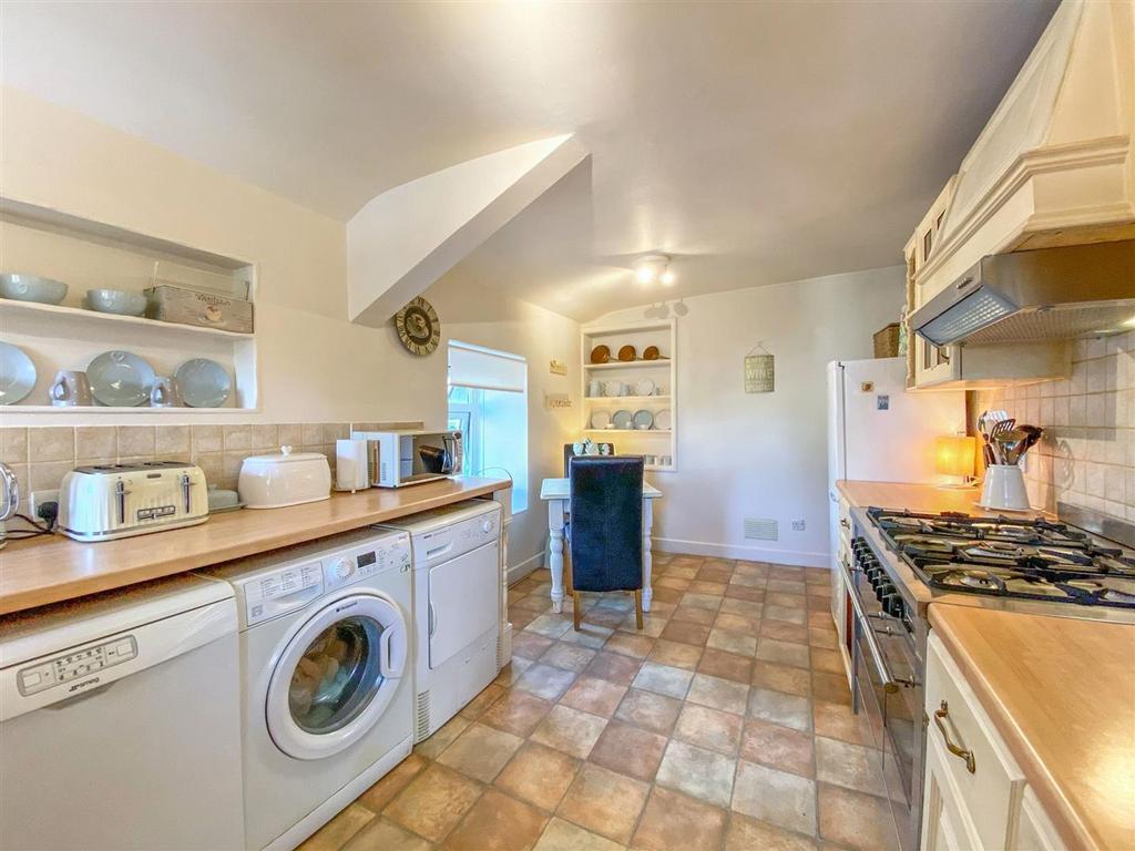 Dine in the kitchen
