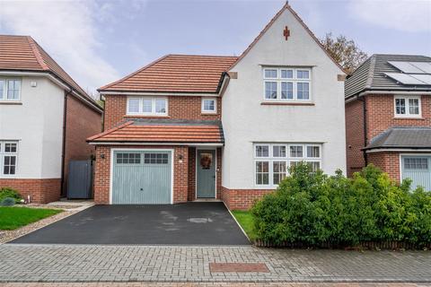 5 bedroom detached house for sale, Hawthorn Farm Road, Leeds LS14