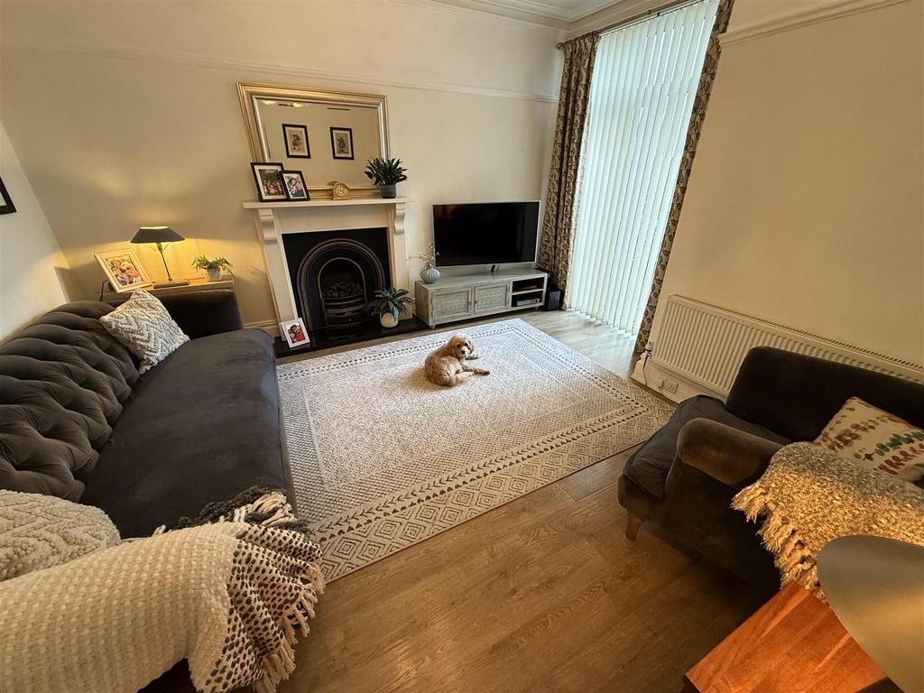 Mid Sitting Room