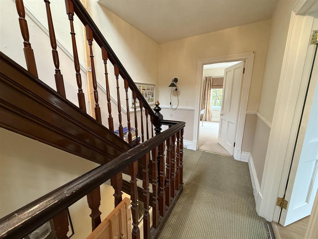 Mid Floor Landing