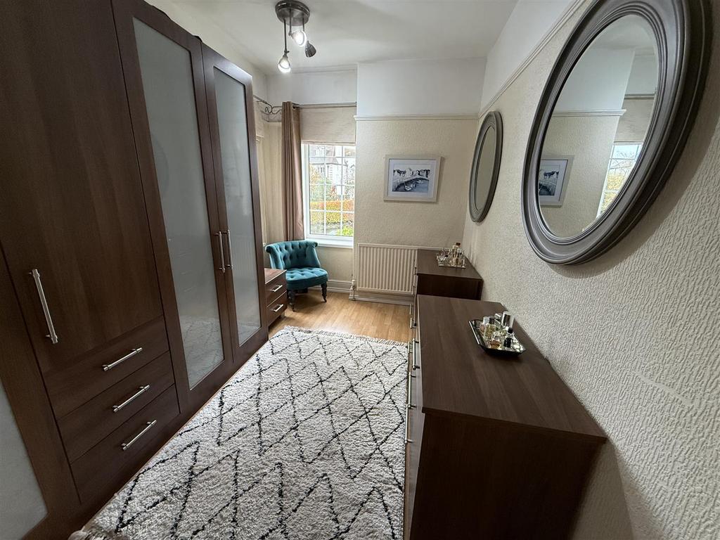 Dressing Room/Bedroom 3