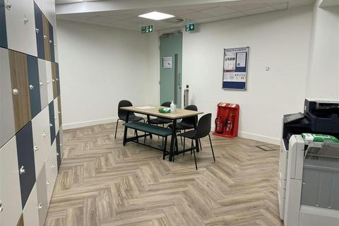 Office to rent, 1 Queen St Bristol BS2 0HQ