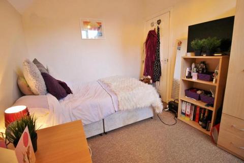 5 bedroom house to rent, Hartley Grove, Leeds LS6