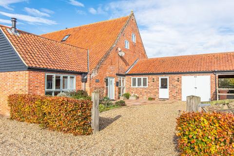 4 bedroom semi-detached house for sale, Idyllic Barn Conversion in Worstead