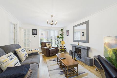 3 bedroom detached house for sale, Meadowsweet Road, Leicester LE5