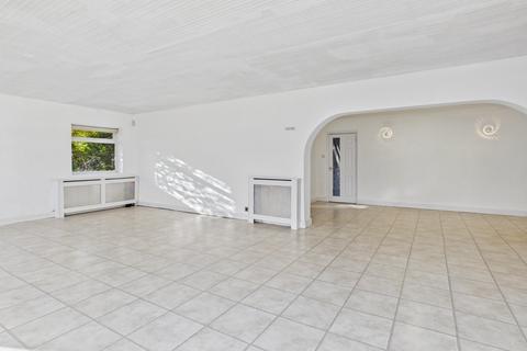 undefined, White House Close, Wooburn Moor, Buckinghamshire, HP10