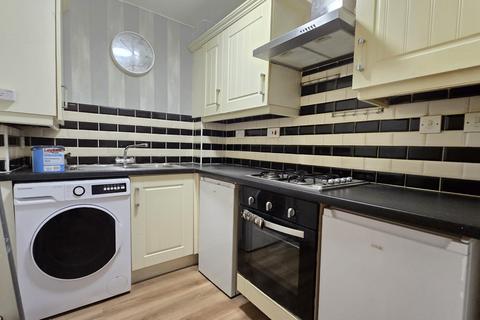 2 bedroom flat to rent, Bawtry Road, Doncaster DN4